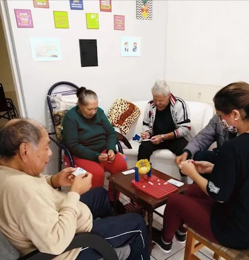 Equipe de enfermagem da ILPI Alegria de Viver